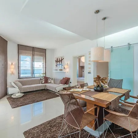 Σπίτι διακοπών Four-bedroom In *