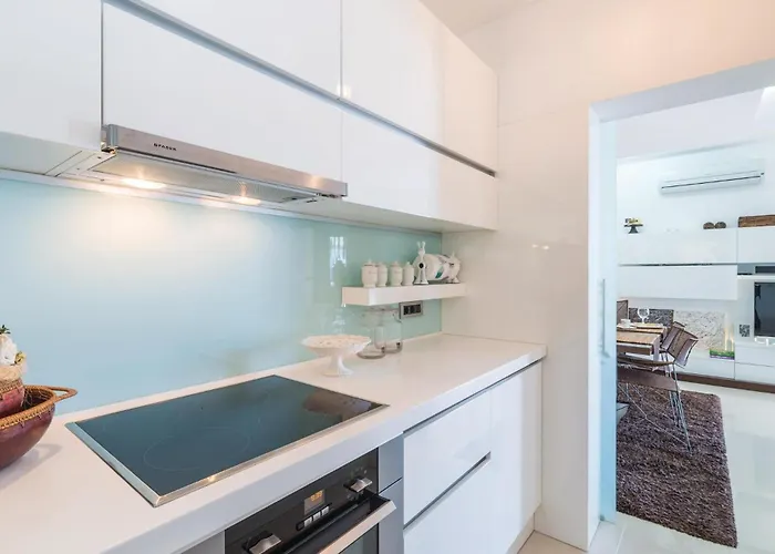 Hébergement de vacances Four-bedroom In Tkon