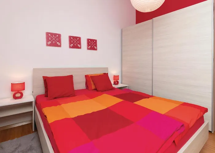 Four-bedroom In Casa vacanze *