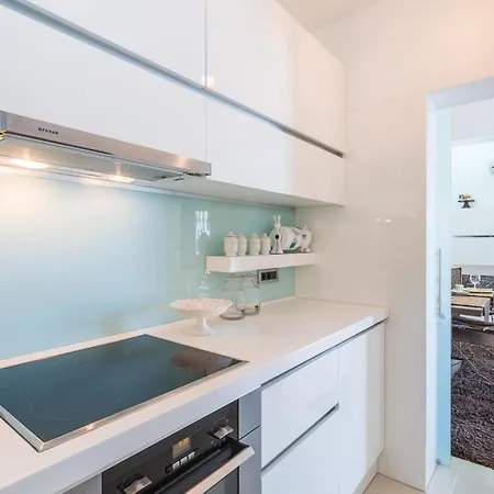 בית נופש Four-bedroom In טקון