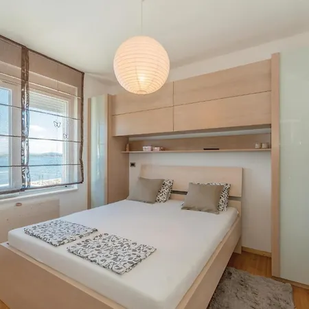 Hébergement de vacances Four-bedroom In *