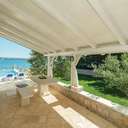 Four-bedroom In Сasa de vacaciones Tkon