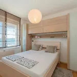 펜션 Four-bedroom In *