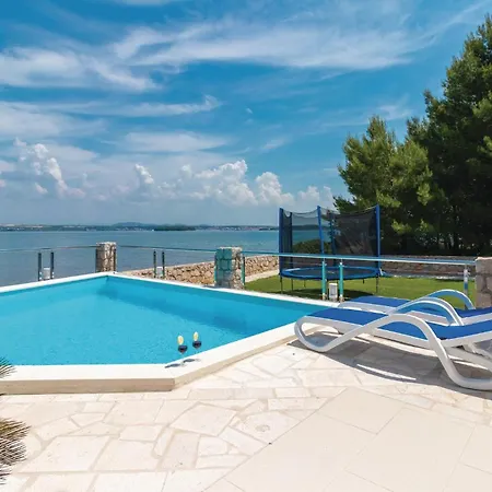 Four-bedroom In Tkon